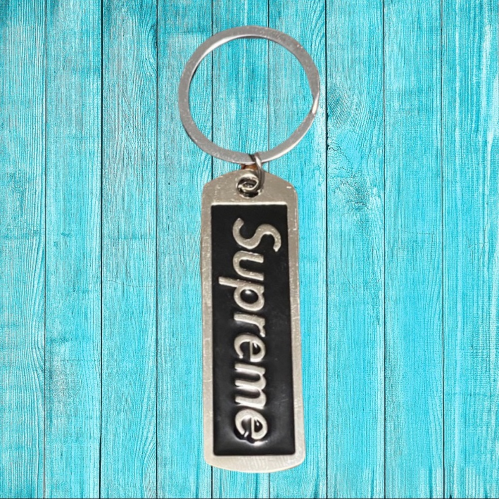 Supreme Metal Tag Keychain (Rare item)